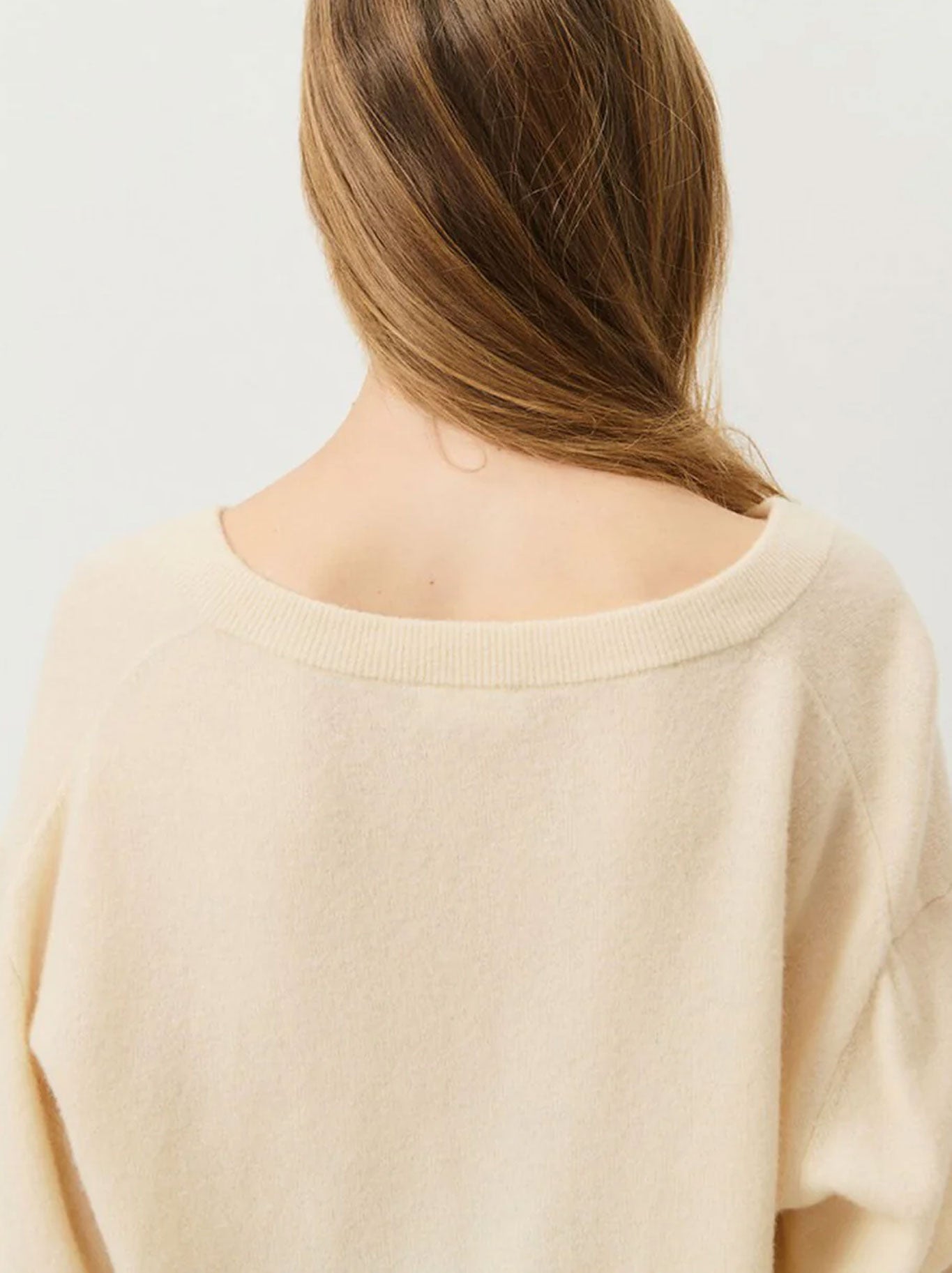 AMERICAN VINTAGE RAXOW VEE NECK JUMPER