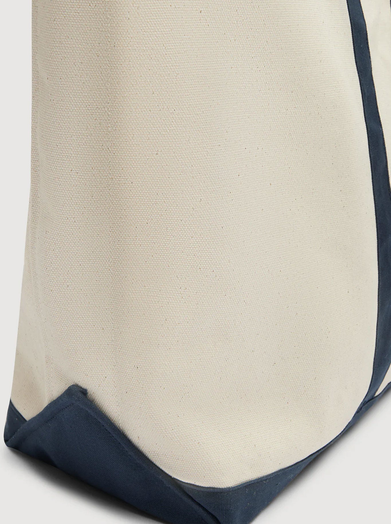 ASSEMBLY LABEL CANVAS WEEKEND BAG