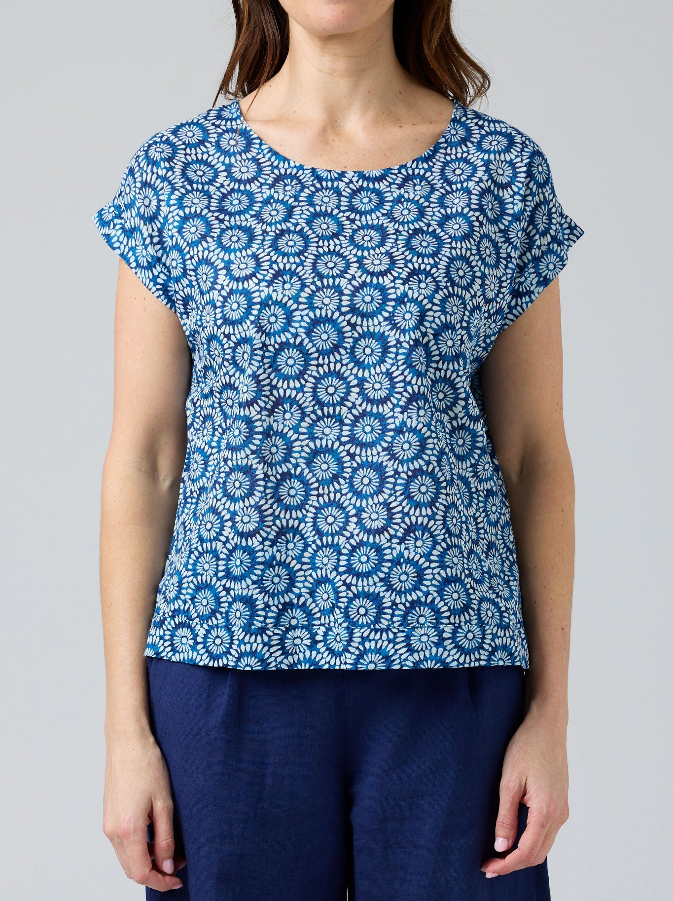 CAKE VICKY ROUND NECK