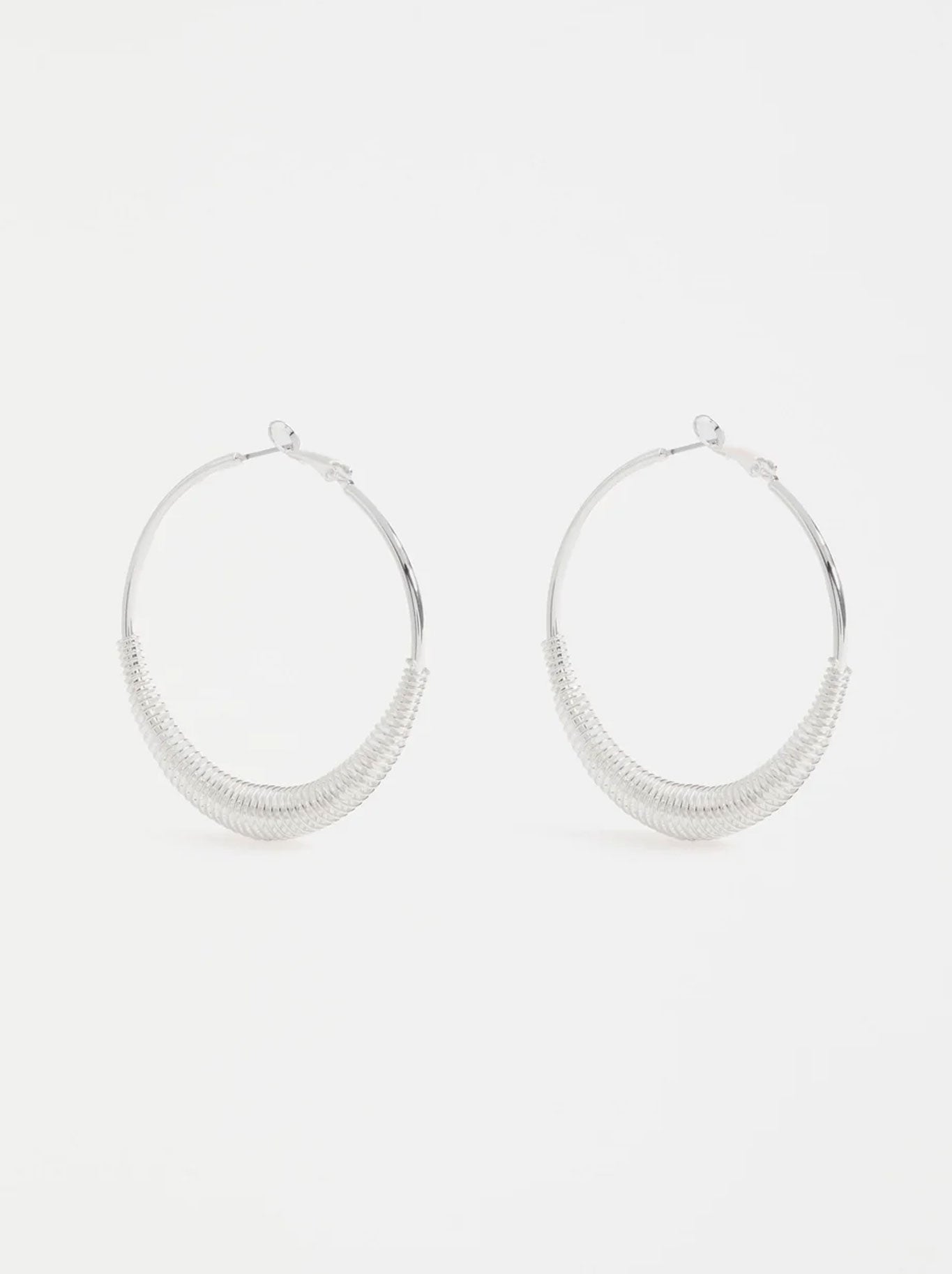 ELK SOLF METALLIC HOOP EARRING