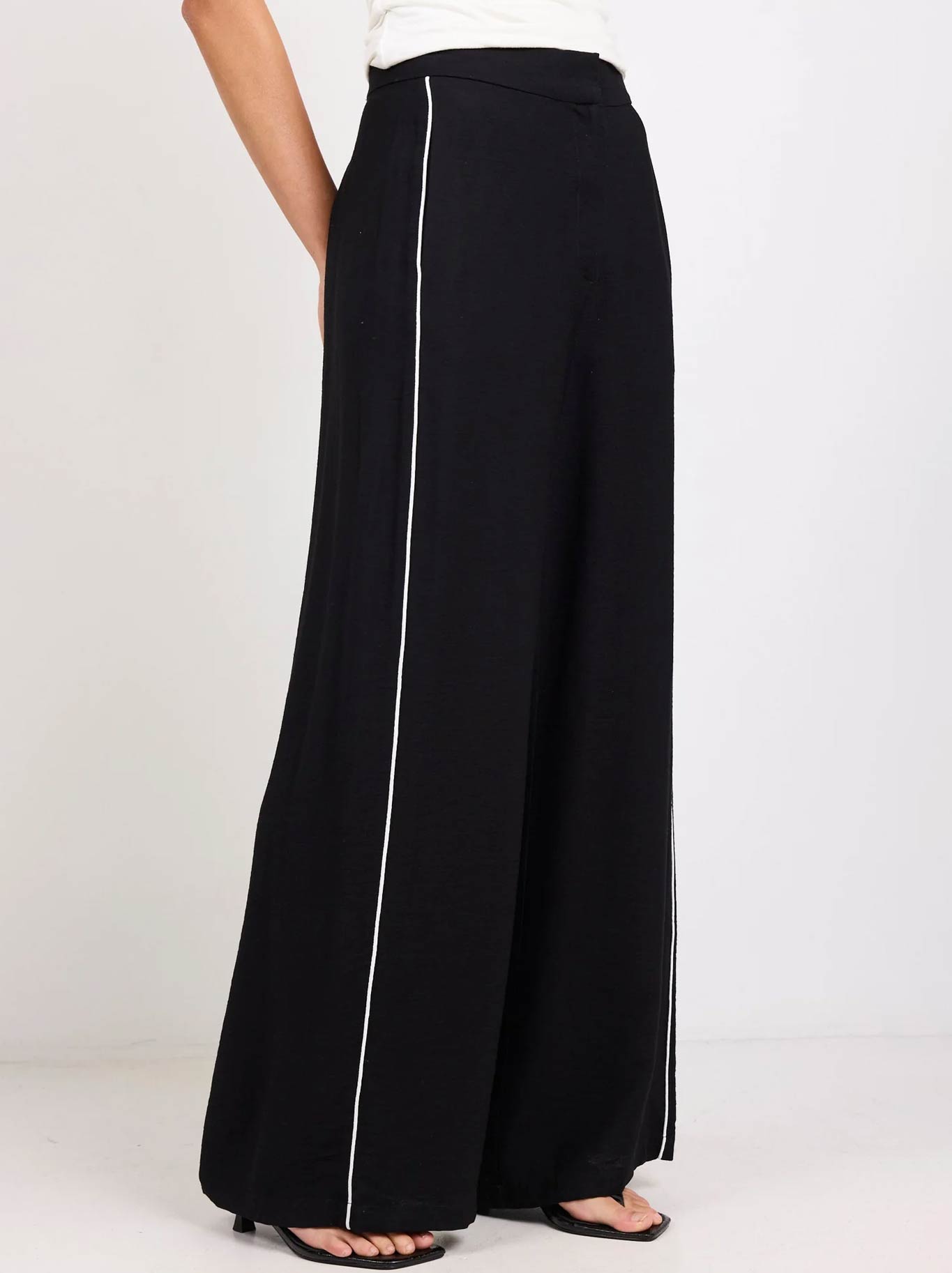AMONG THE BRAVE EXCEPTION PIPED SIDE PANTS