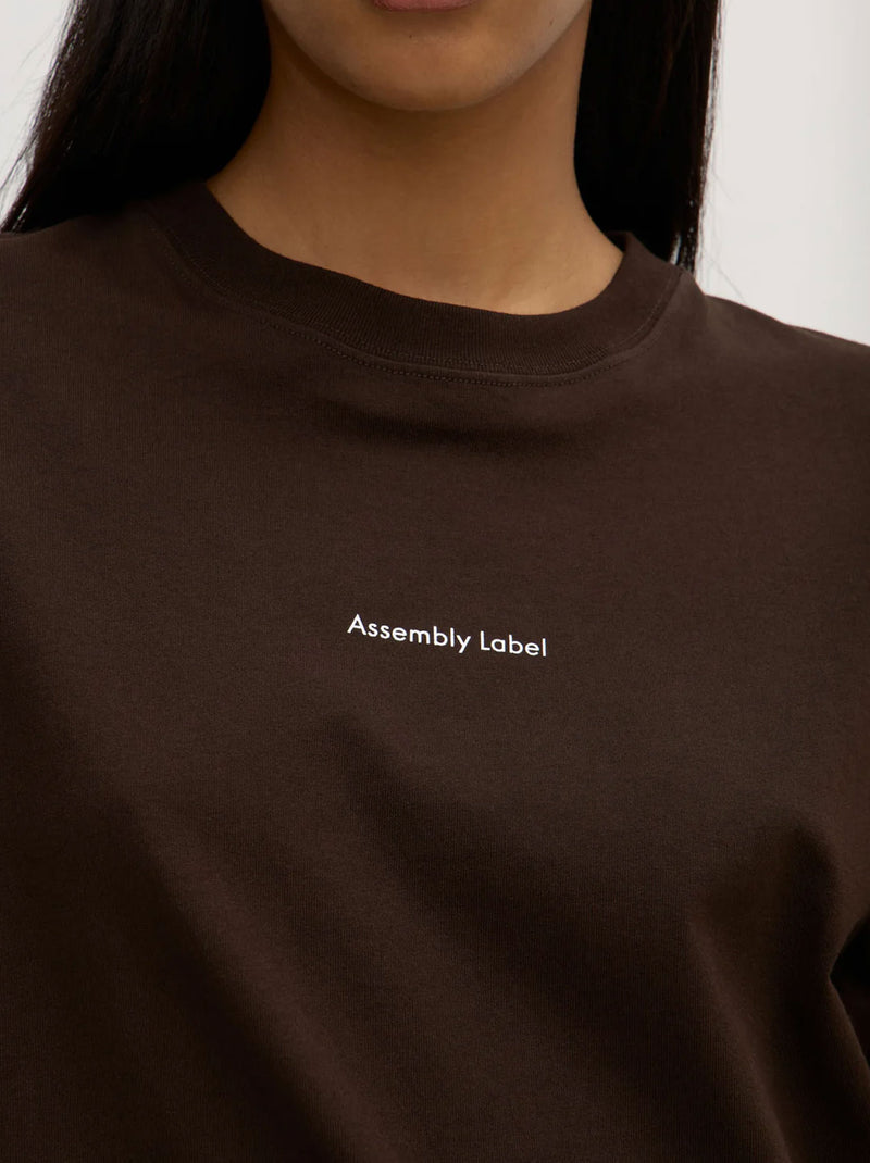 ASSEMBLY LABEL ATELIER LOGO TEE
