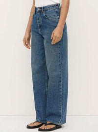 ASSEMBLY LABEL OVERSIZED HIGH RISE JEAN