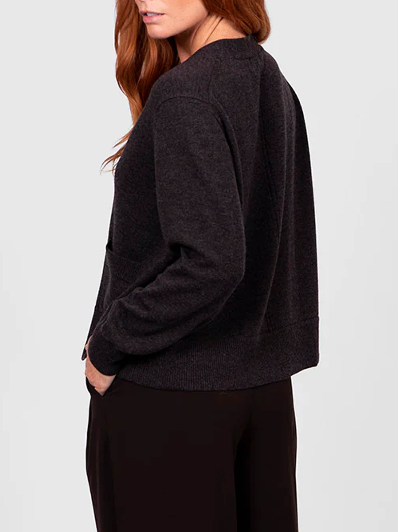 BRIDGE & LORD VEE RELAXED CROP CARDI