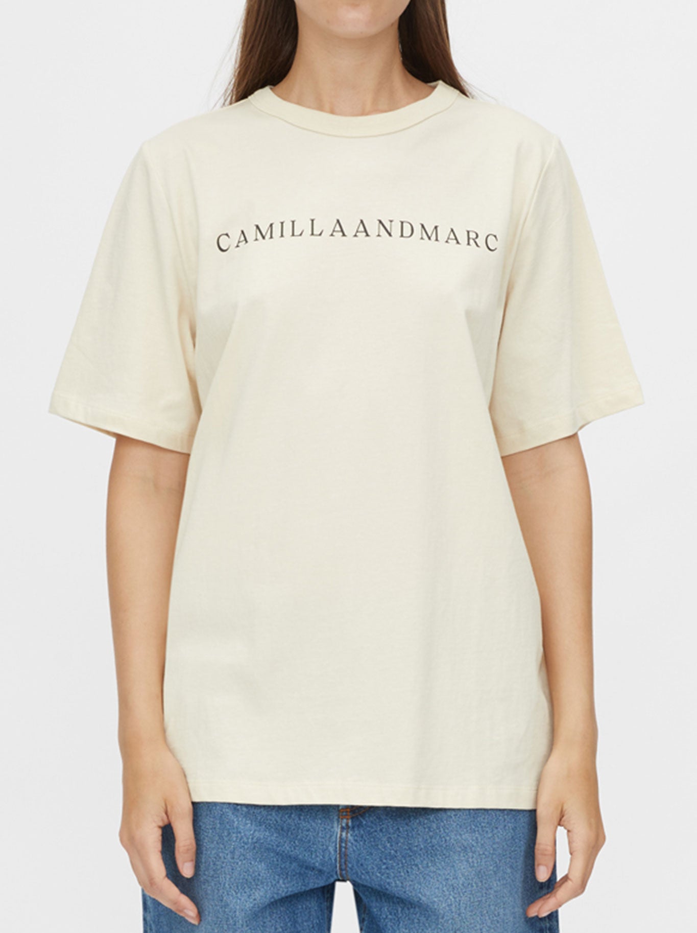 CAMILLA AND MARC CAPELLA LOGO TEE