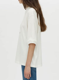 CAMILLA AND MARC LARISSA LOGO TEE