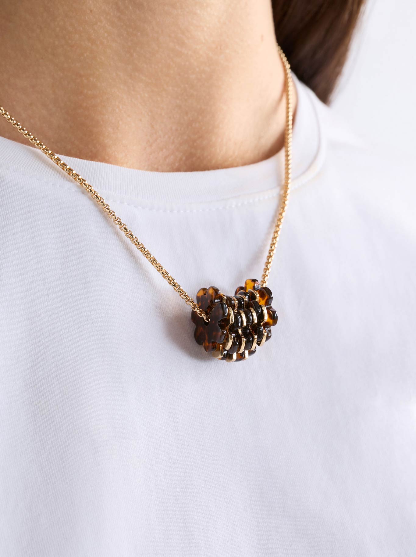ELK FLAKKRIN NECKLACE