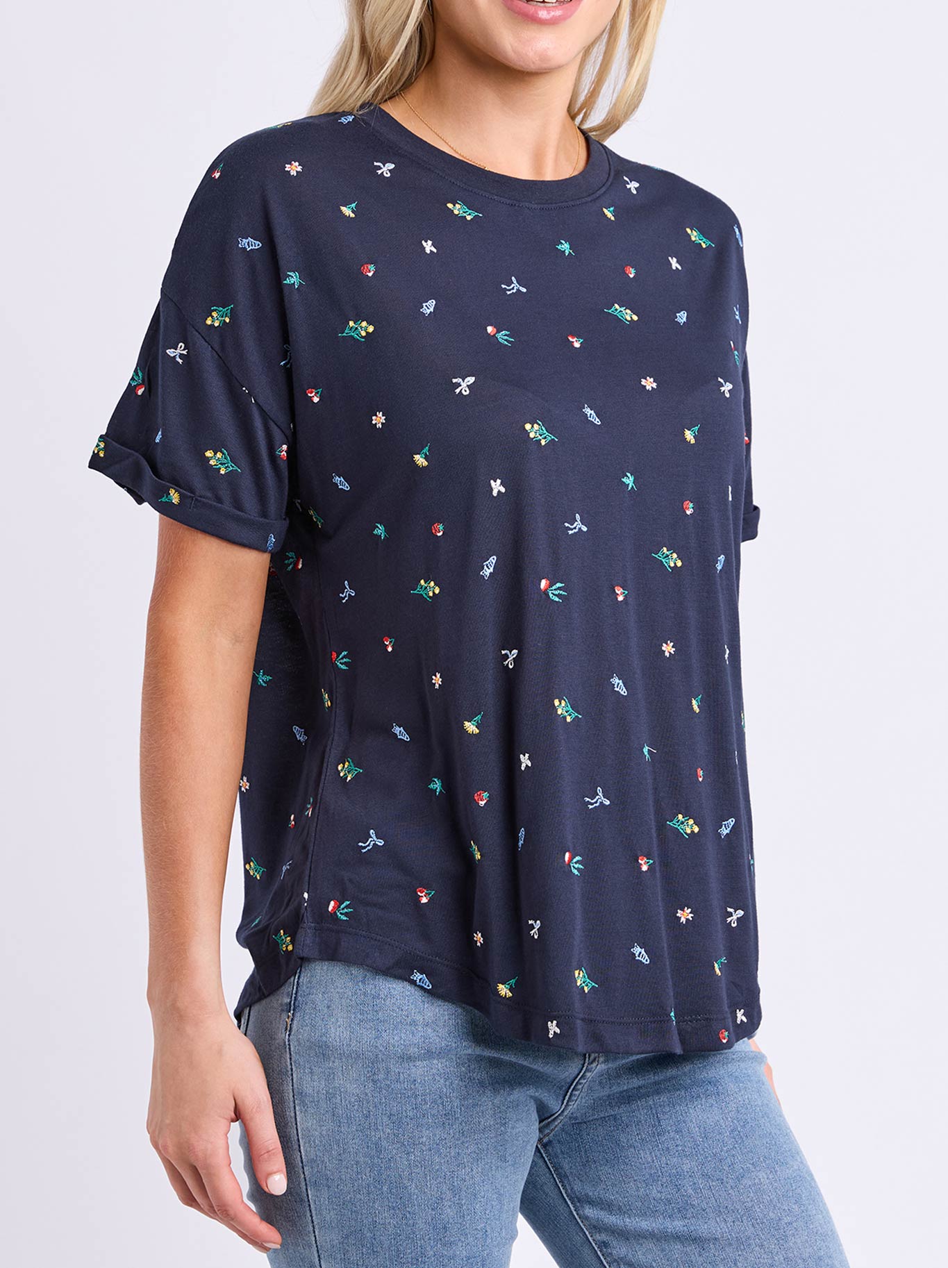 ELM FESTIVE MARKET TEE