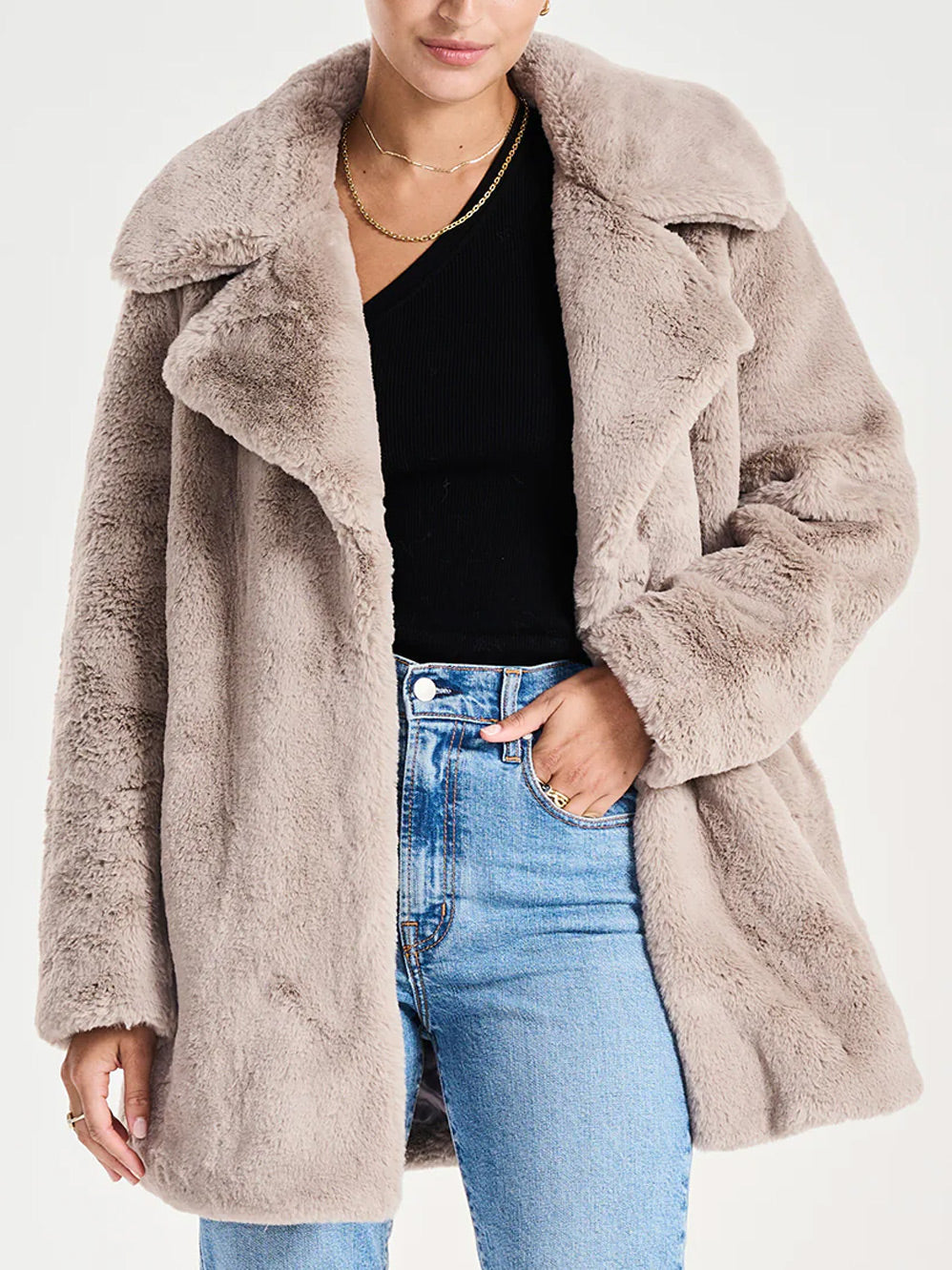 ENA PELLY MINIMALIST FAUX FUR JACKET Yeltuor