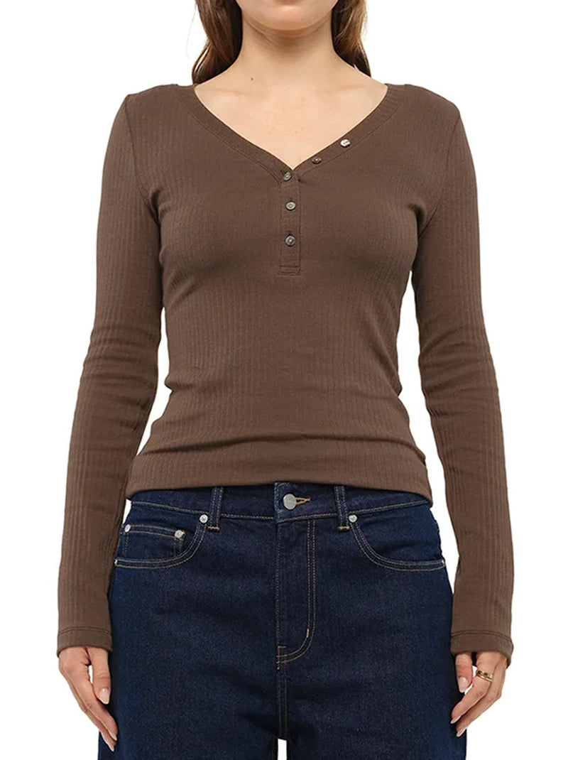 JAC AND MOOKI HARLOW HENLEY