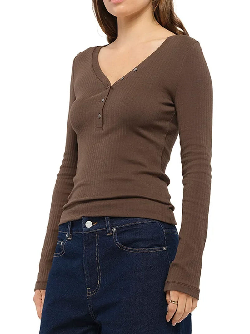 JAC AND MOOKI HARLOW HENLEY