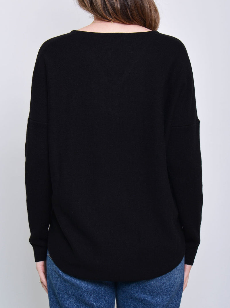 JAMES MELBOURNE VEE NECK CURVED HEM