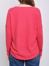 JAMES MELBOURNE VEE NECK CURVED HEM