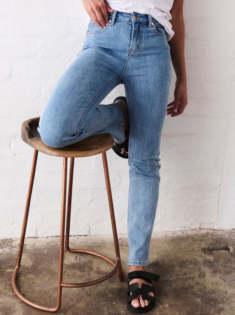 KIREINA VACAY JEAN LONG