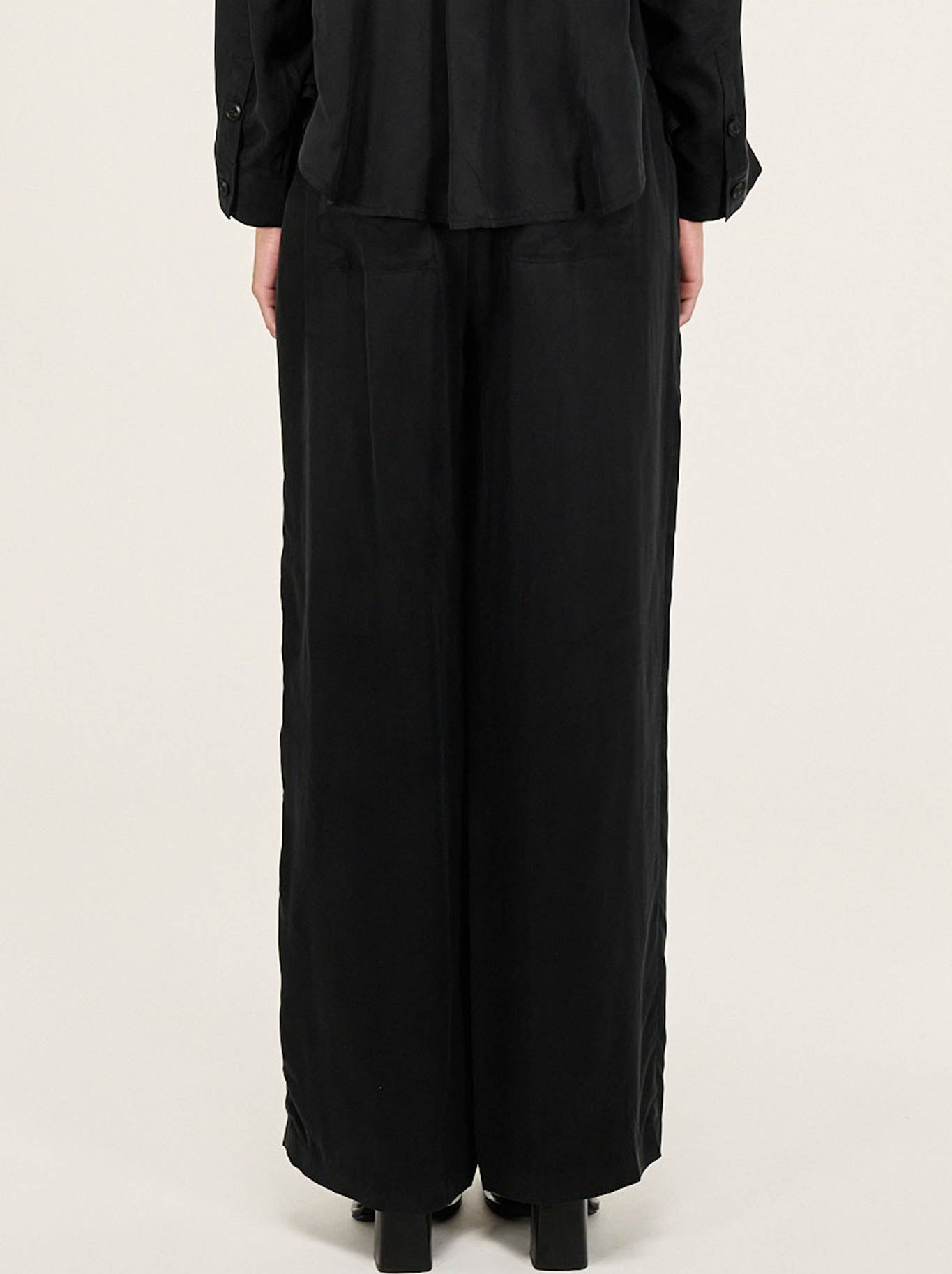 STAPLE THE LABEL SILVIE CUPRO RELAXED PANTS