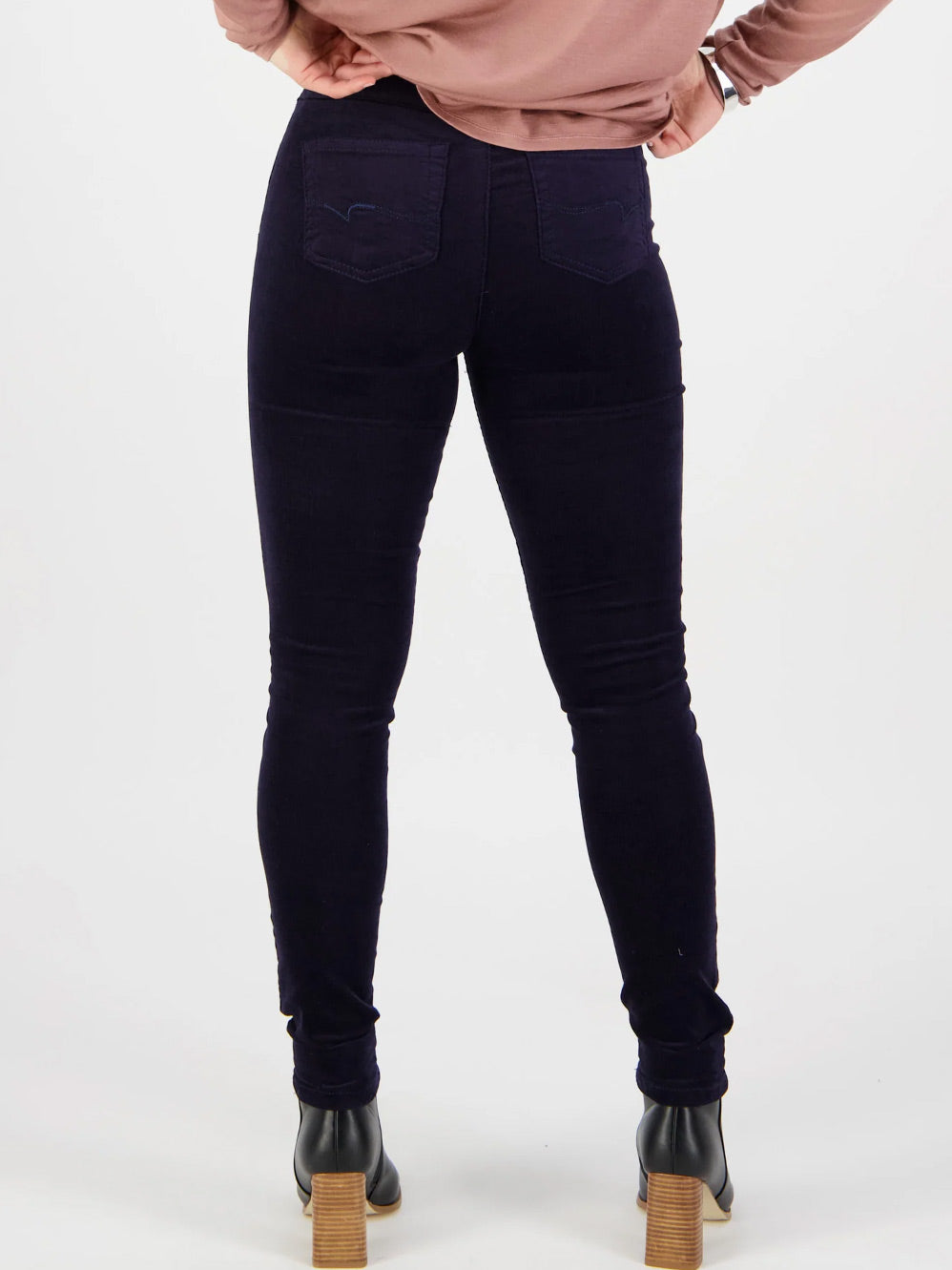 VASSALLI SKINNY PULL ON CORD PANT
