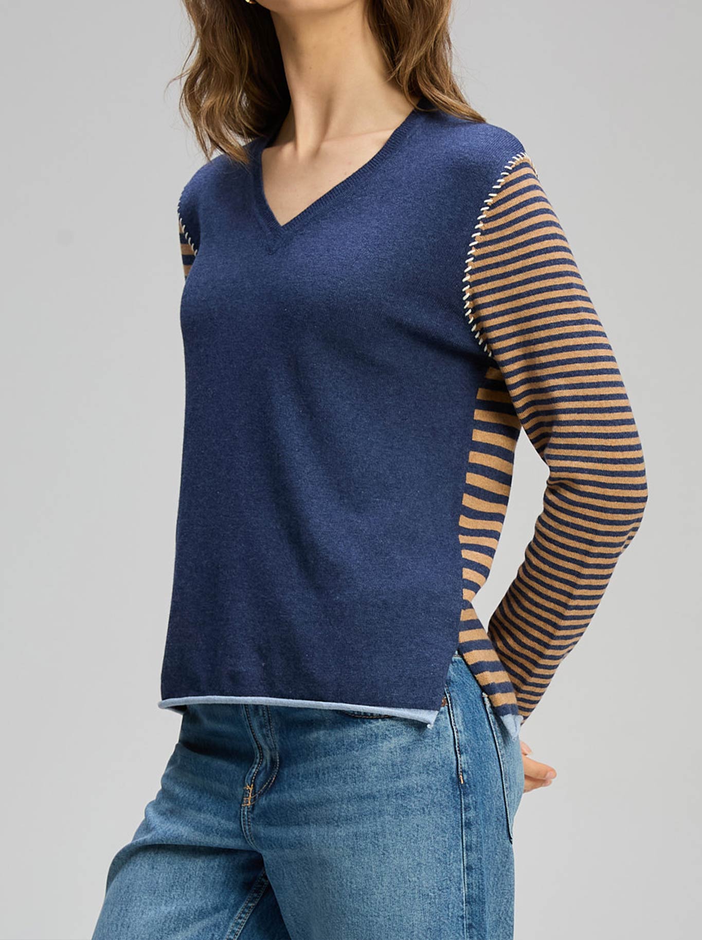 ZAKET & PLOVER VARIED STRIPE V-NECK