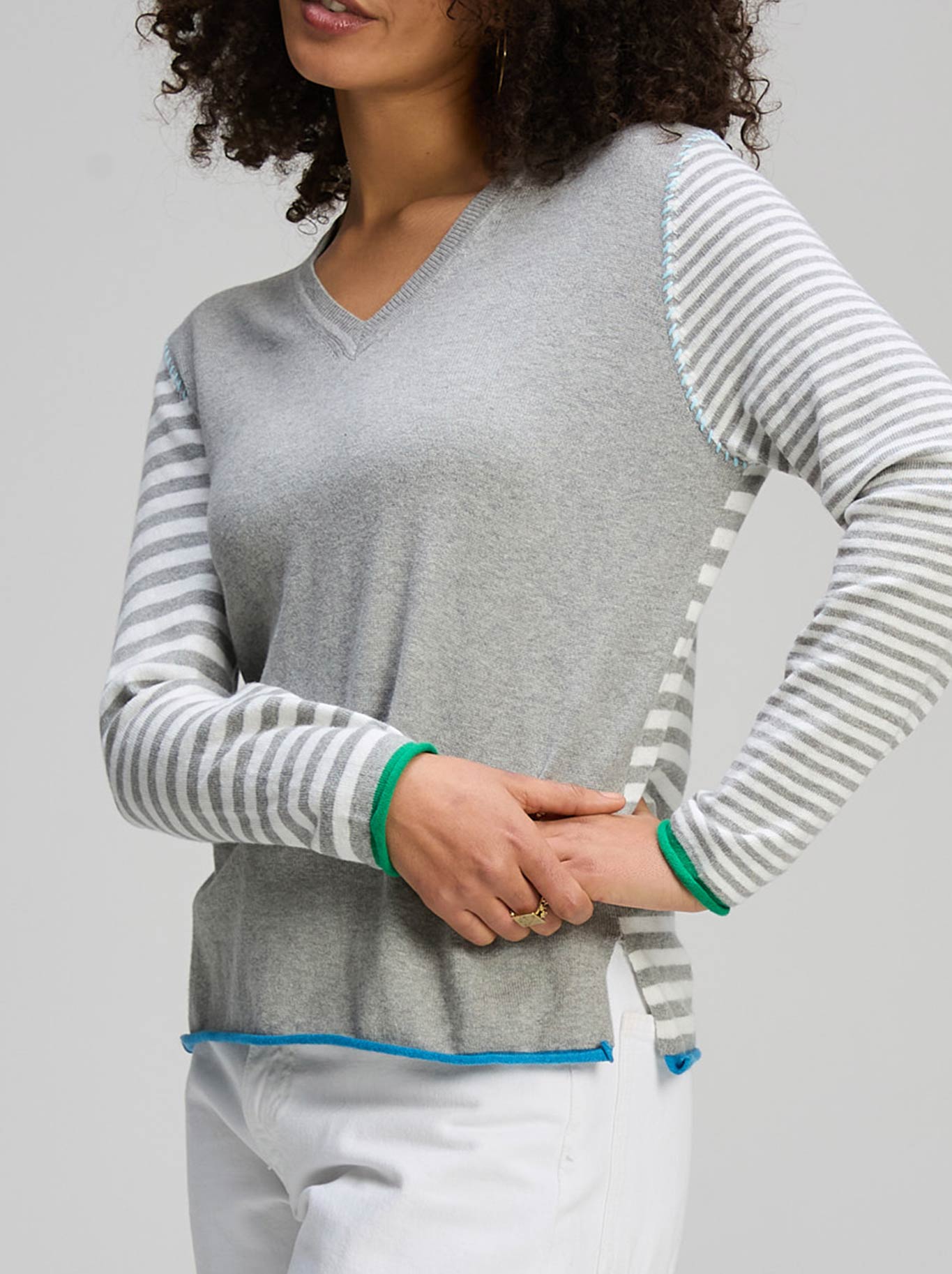 ZAKET & PLOVER VARIED STRIPE V-NECK