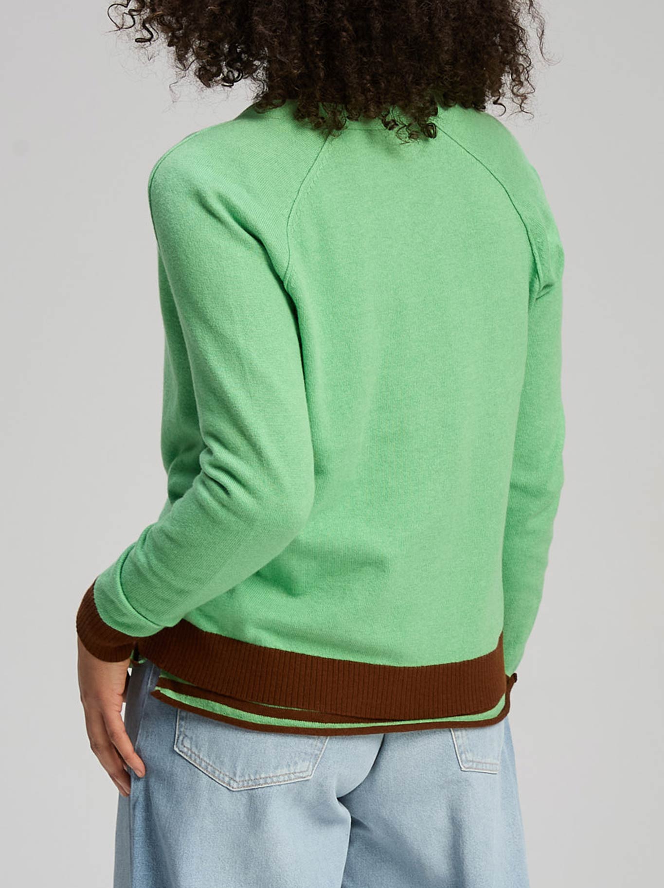 ZAKET & PLOVER ESSENTIAL V NECK CARDI