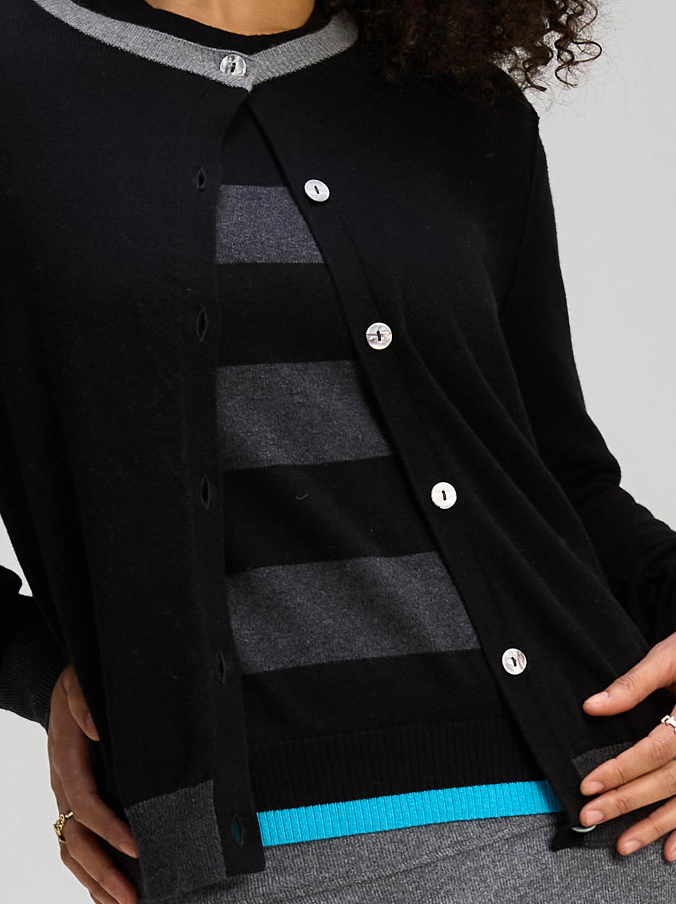 ZAKET & PLOVER ESSENTIAL CREW CARDI