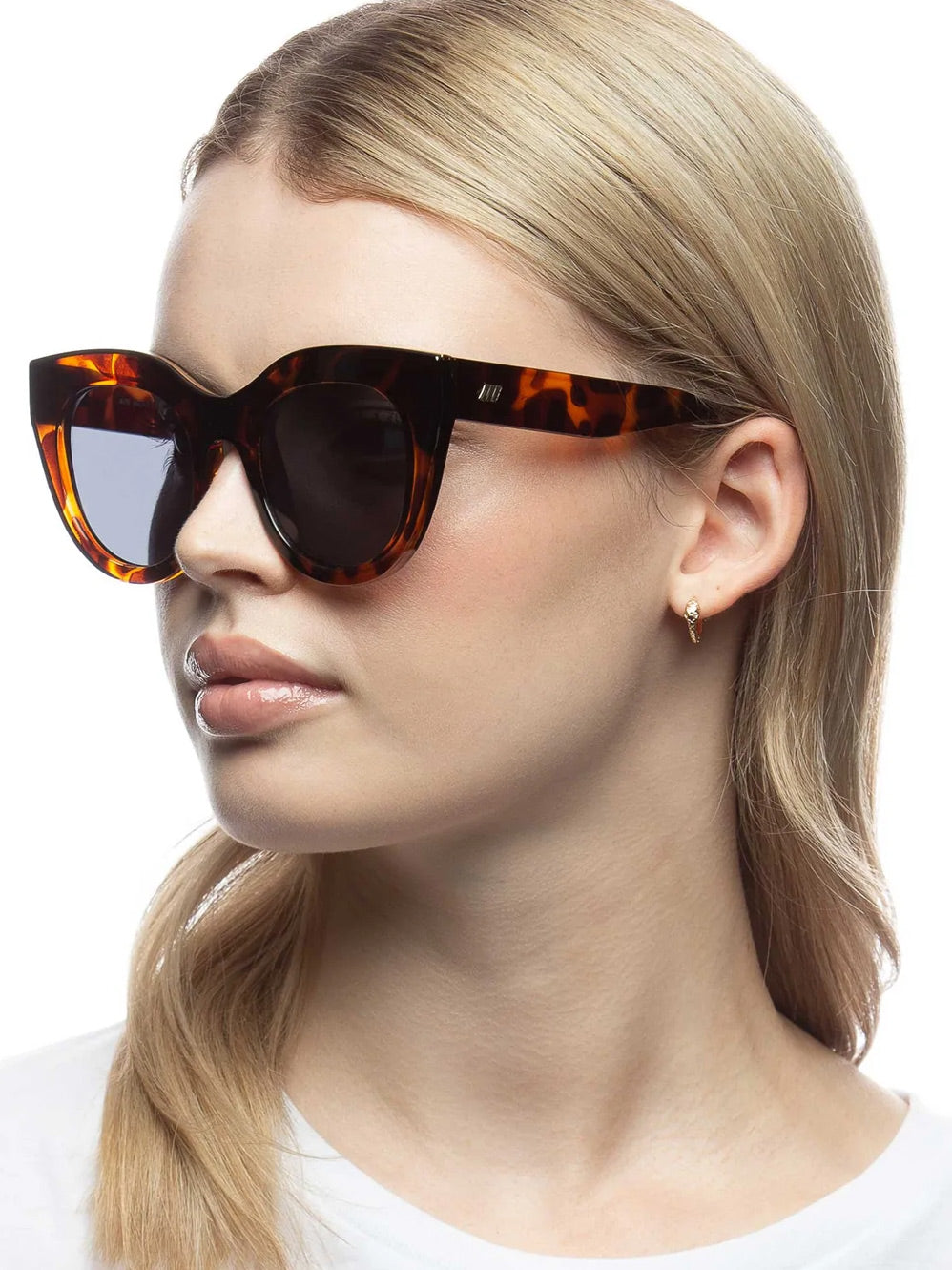 LE SPECS AIR HEART SUNGLASSES