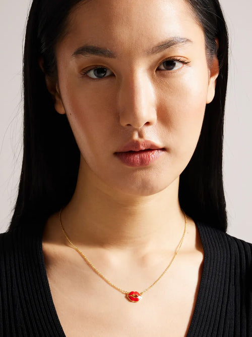 TED BAKER EMANI KISS KISS PENDANT