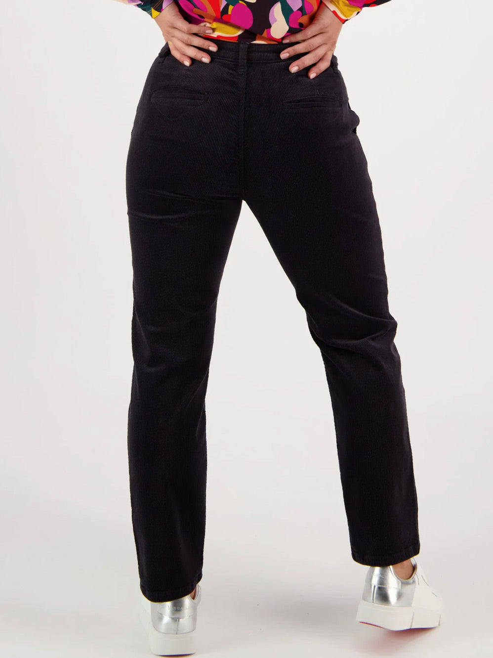 VASSALLI RELAXED CORD TROUSER